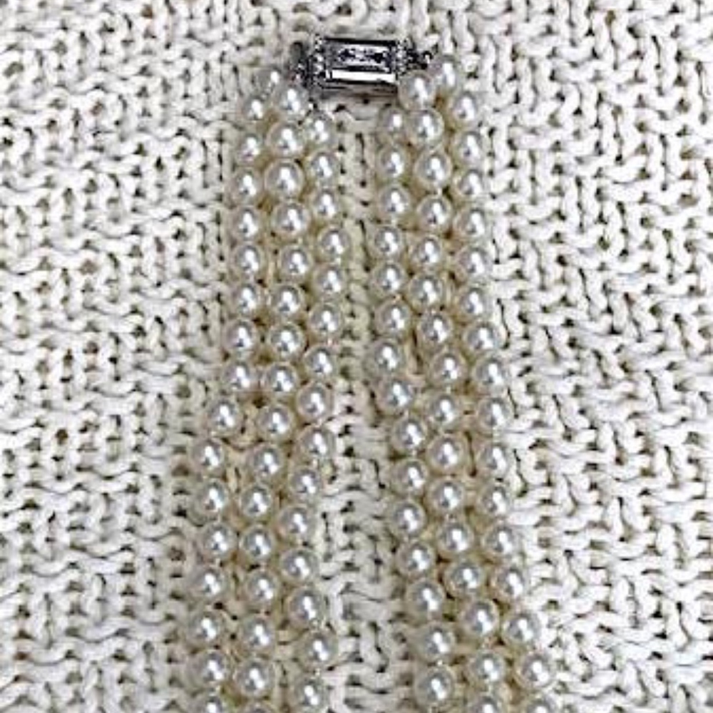 Carolee 3-Strand Pearls - Jackie O!